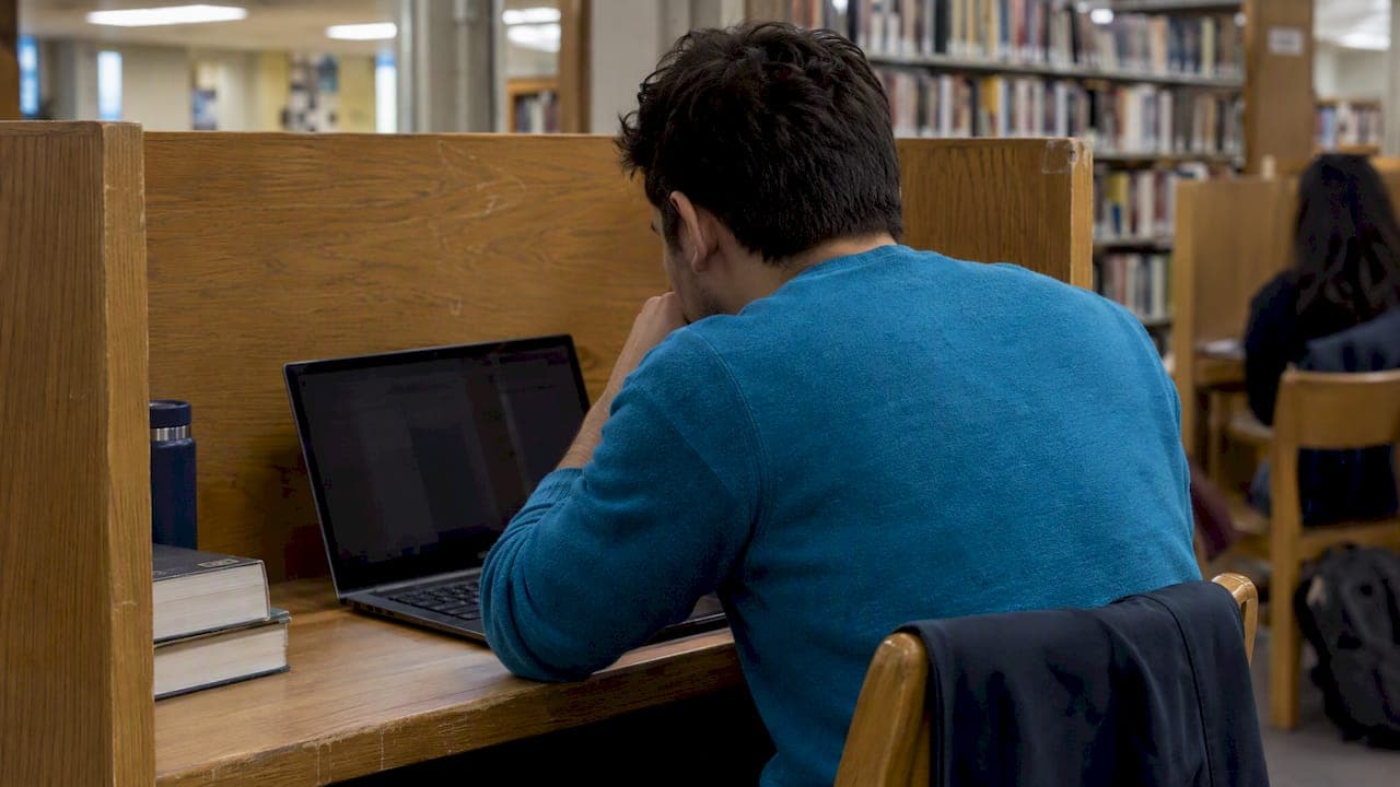 Applicant Status: 6 Reasons It Changes Across Job and College Portals